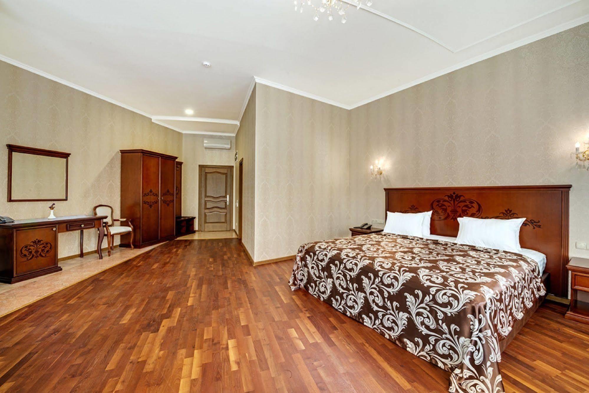 Black Sea Hotel Kiev Bagian luar foto